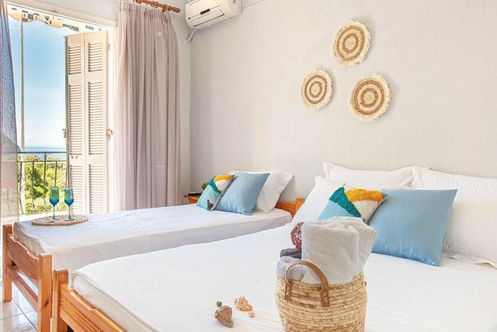 Blue Maraci 2 - Sea View, Kitchen, Beach Access Appartement Himare Buitenkant foto