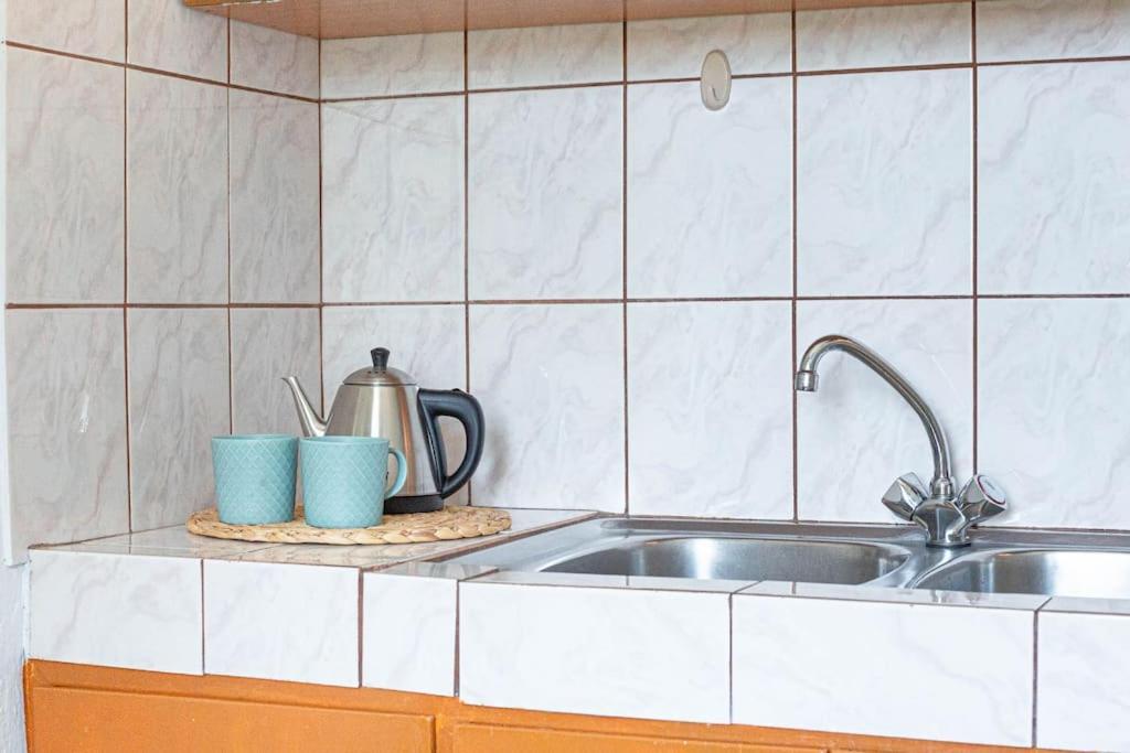 Blue Maraci 2 - Sea View, Kitchen, Beach Access Appartement Himare Buitenkant foto