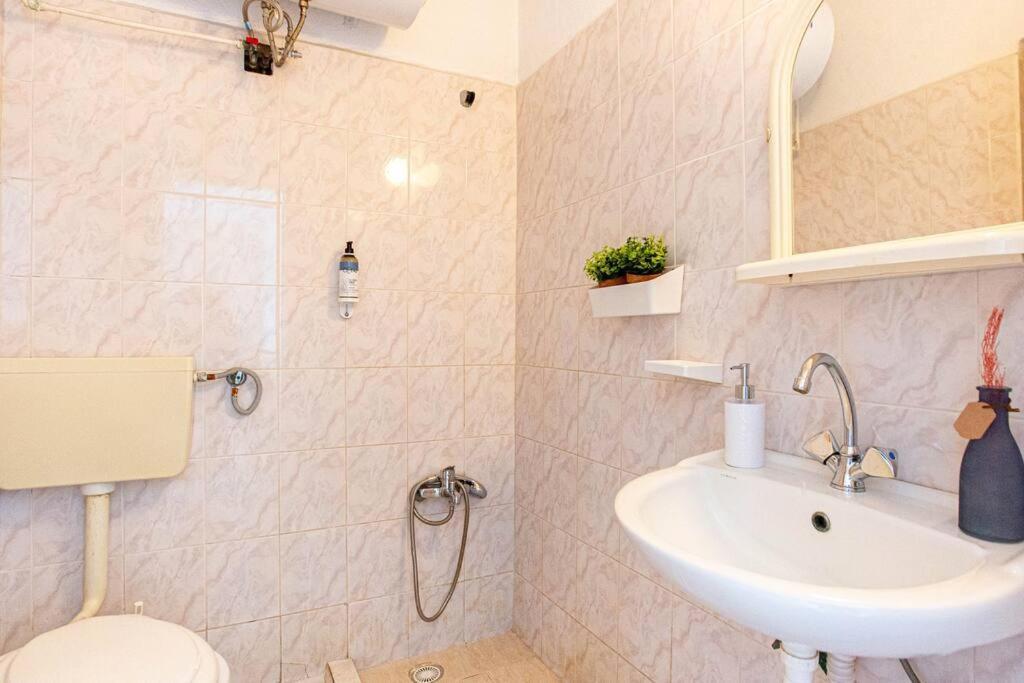 Blue Maraci 2 - Sea View, Kitchen, Beach Access Appartement Himare Buitenkant foto
