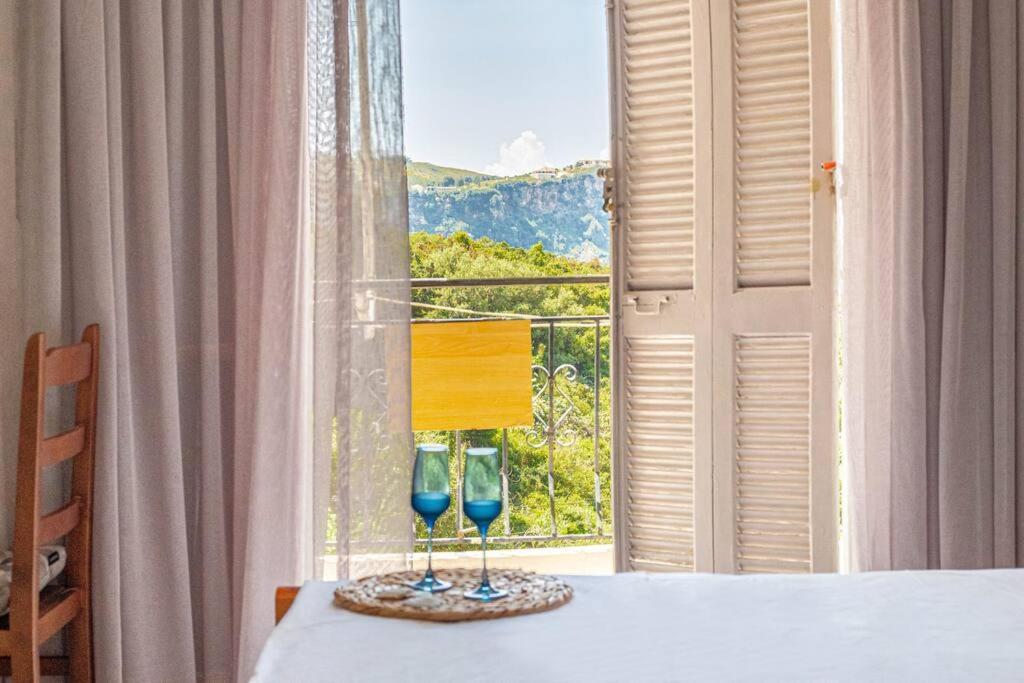 Blue Maraci 2 - Sea View, Kitchen, Beach Access Appartement Himare Buitenkant foto